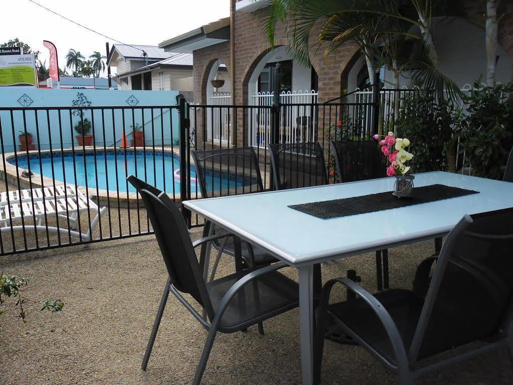 Banjo Paterson Motor Inn Townsville Bagian luar foto