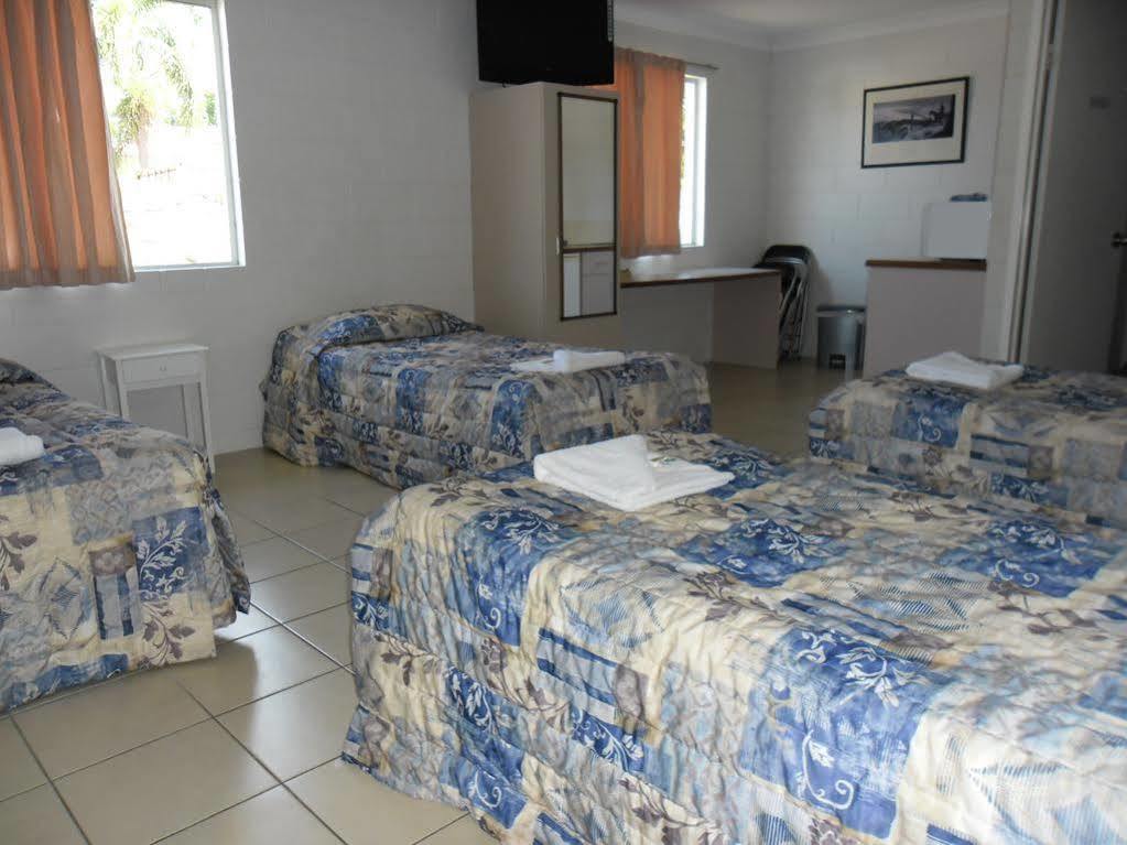 Banjo Paterson Motor Inn Townsville Bagian luar foto
