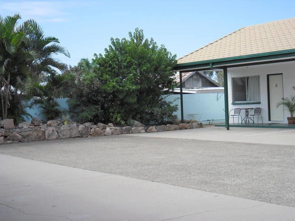 Banjo Paterson Motor Inn Townsville Bagian luar foto