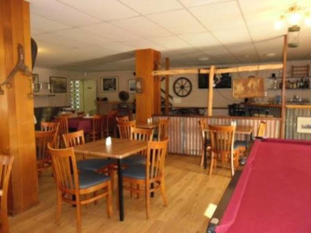 Banjo Paterson Motor Inn Townsville Bagian luar foto