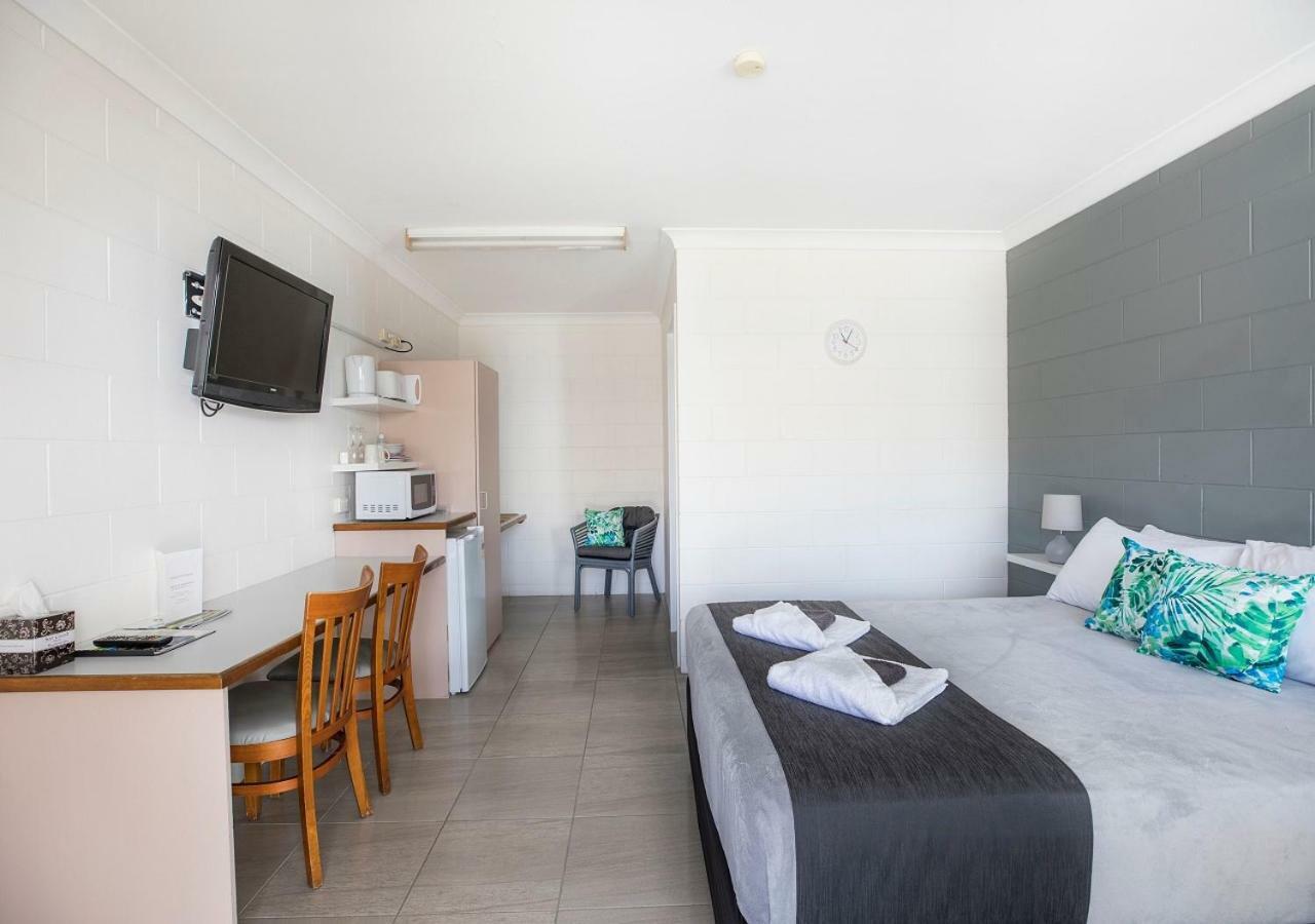 Banjo Paterson Motor Inn Townsville Bagian luar foto