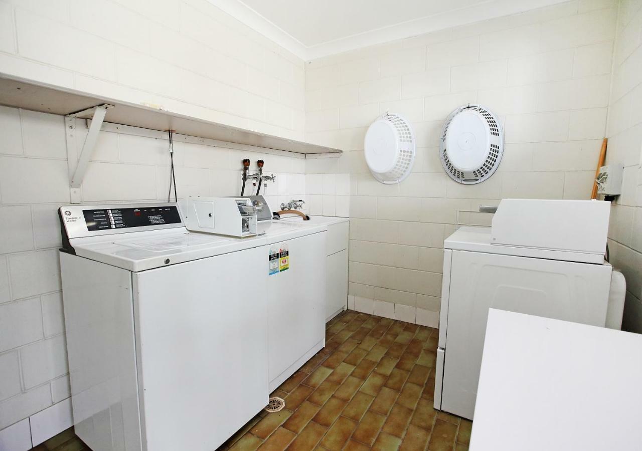 Banjo Paterson Motor Inn Townsville Bagian luar foto