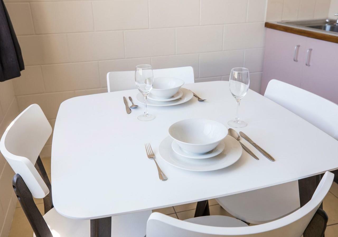 Banjo Paterson Motor Inn Townsville Bagian luar foto