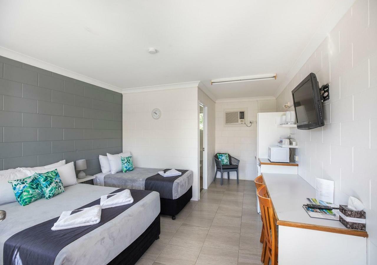 Banjo Paterson Motor Inn Townsville Bagian luar foto